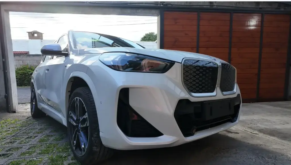BMW iX1 30L con paquete M