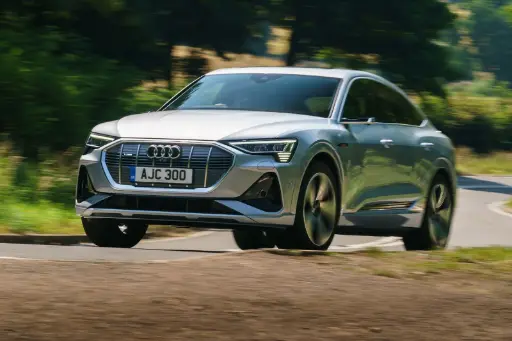 AUDI ETRON QUATTRO 55 SLINE AWD 4X4  ( 26 000 KM)